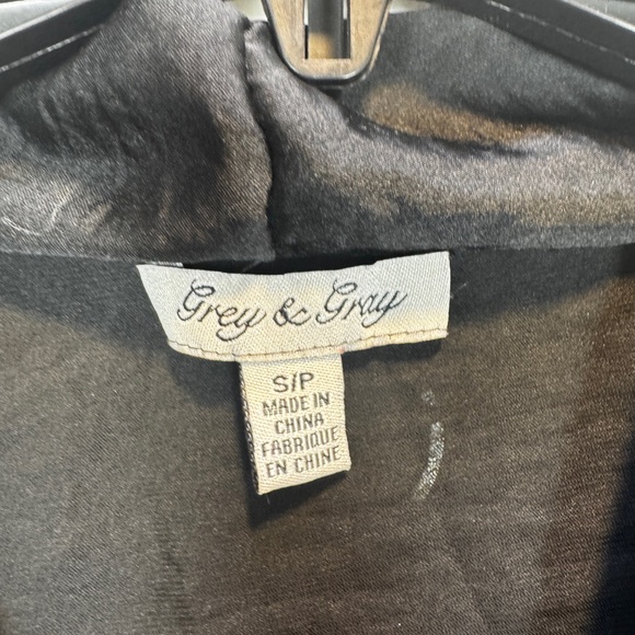 Grey & Gray Sleeveless Blouse Womens Size Small Black Satin Goth Classic - Picture 2 of 9